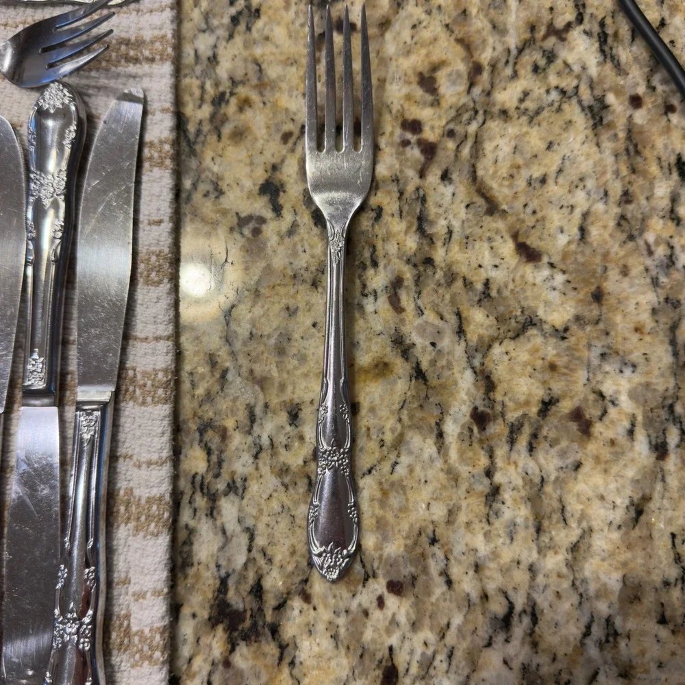 Oneida Fenway‎ Wm A Rogers Stainless Flatware Set 52 Pieces Floral Pattern